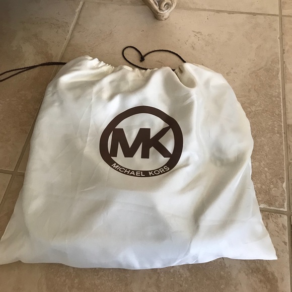 Michael Kors Hand Bag - Picture 4 of 8